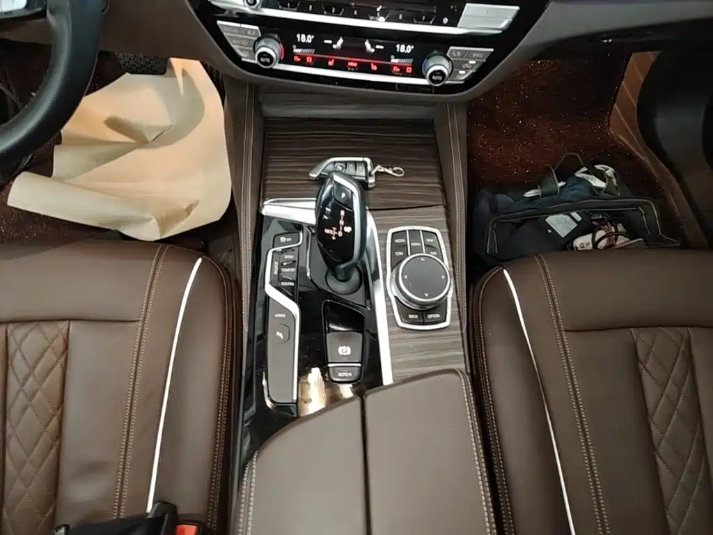 BMW 5 Series New Energy — миниатюра 14