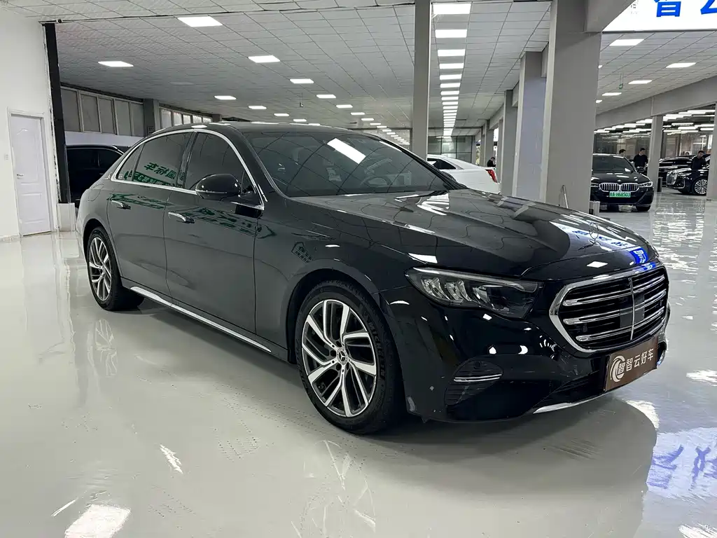 Mercedes-Benz E-Class — миниатюра 3
