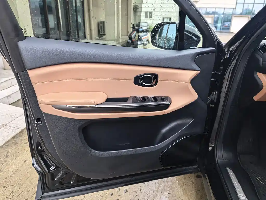 NIO ES6 — миниатюра 4