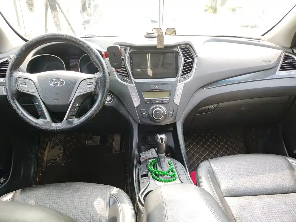 Hyundai Santa Fe — миниатюра 5