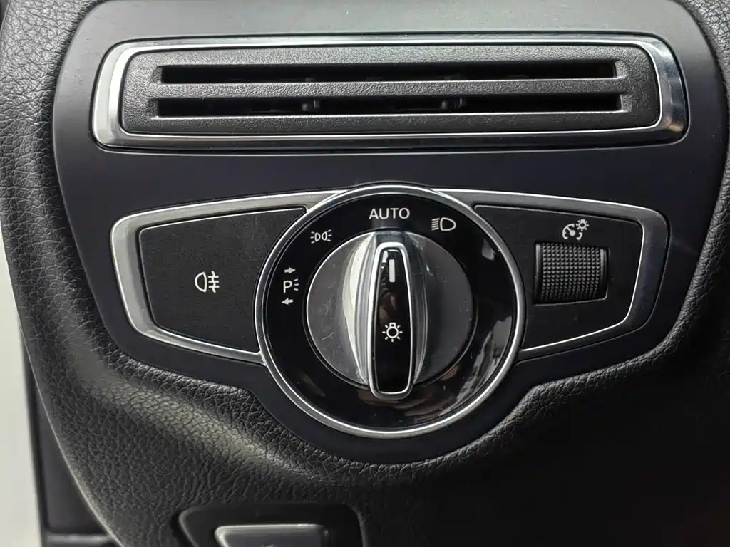 Mercedes-Benz C-Class — миниатюра 21