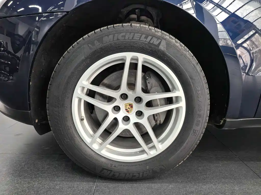 Porsche Macan — миниатюра 6