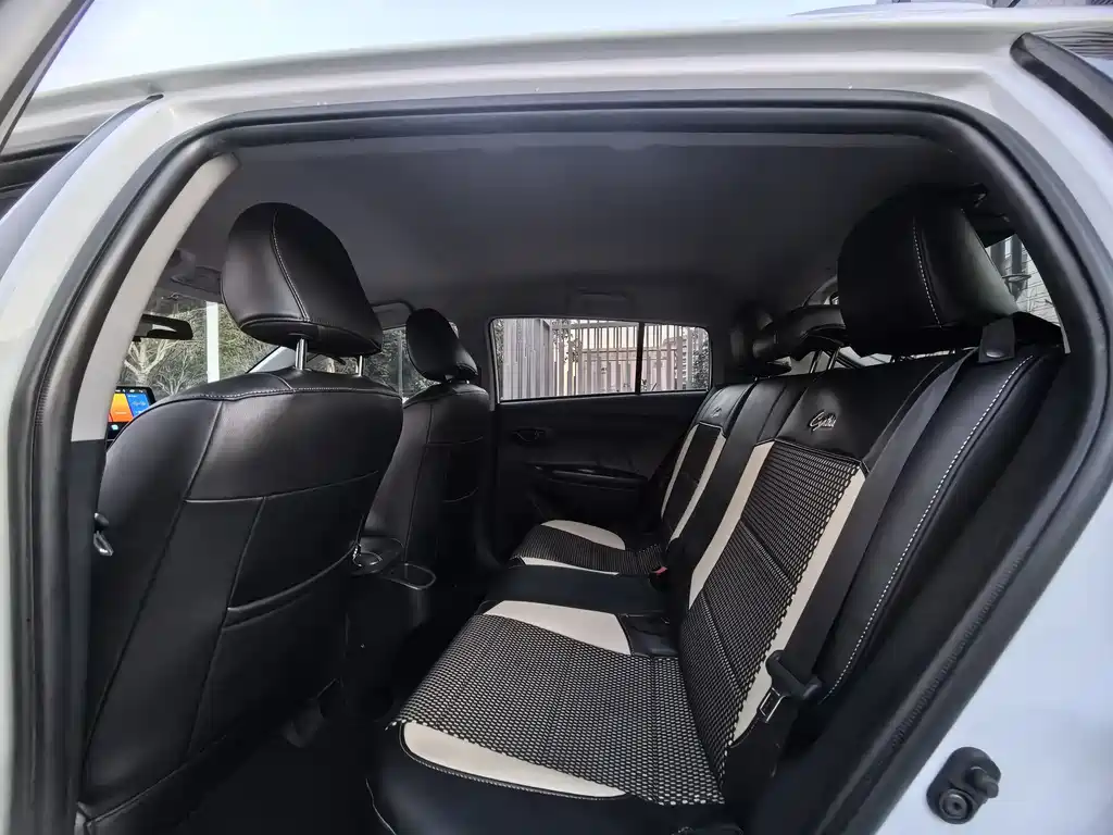 TOYOTA YARIS L ZHIXUAN