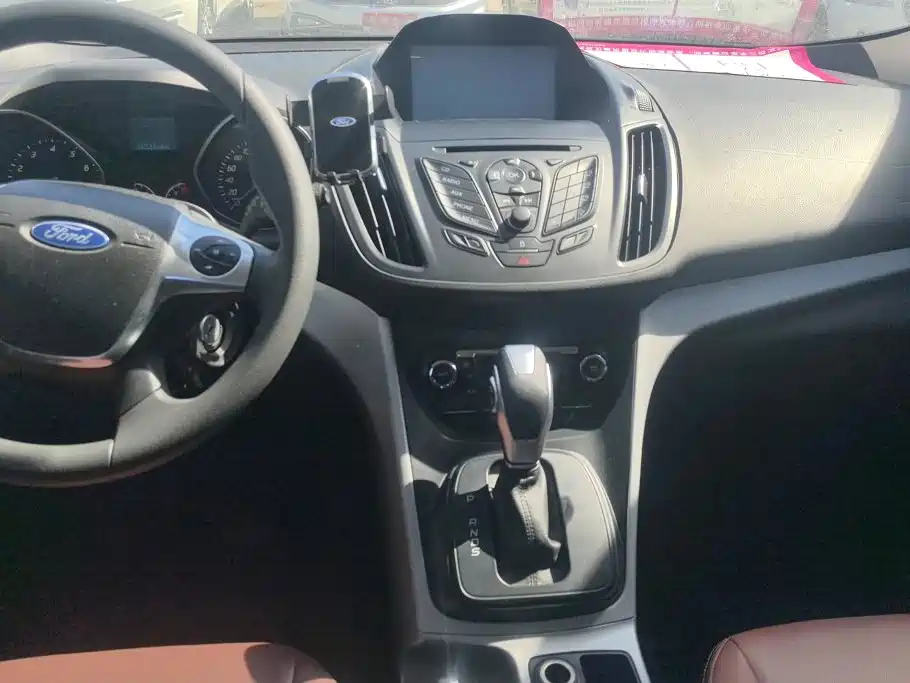 Ford Kuga — миниатюра 13