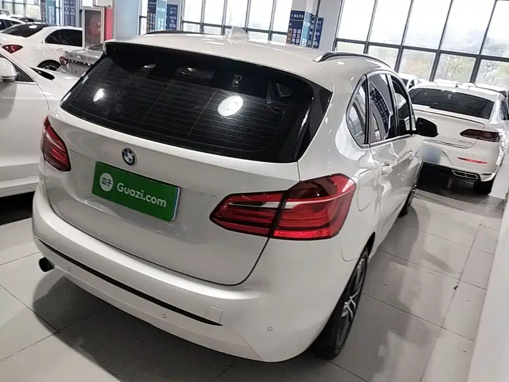BMW 2 Series Active Tourer — миниатюра 7