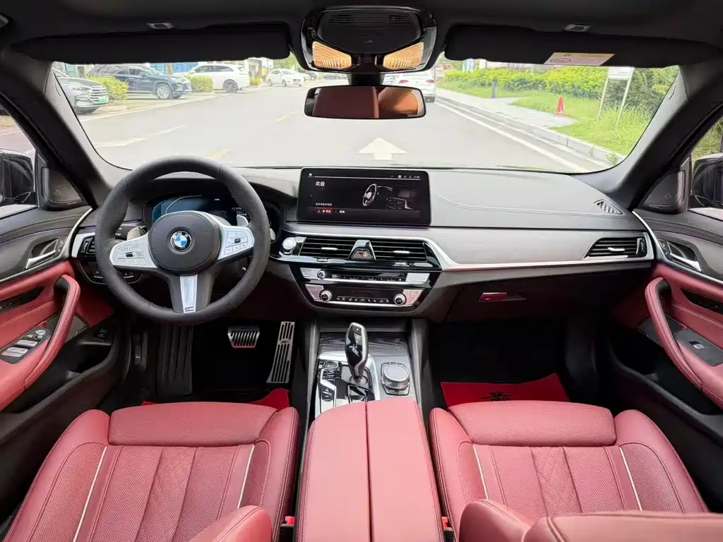 BMW 5 Series — миниатюра 13