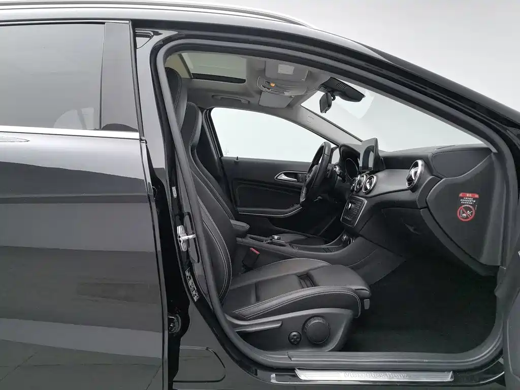 Mercedes-Benz GLA — миниатюра 23