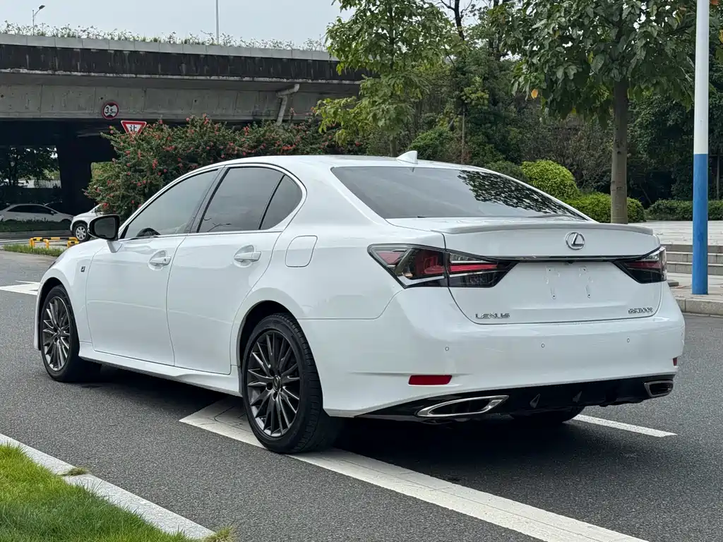 Lexus GS — миниатюра 4