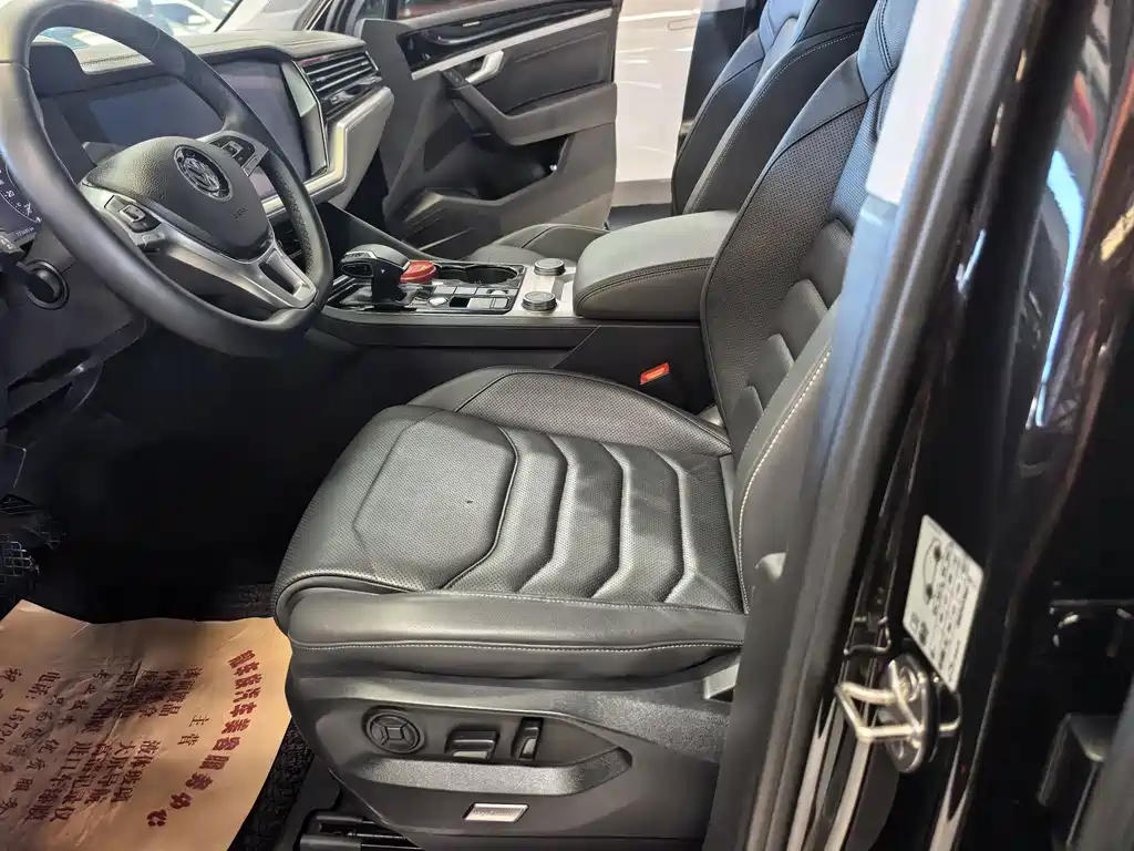 Volkswagen Touareg — миниатюра 8