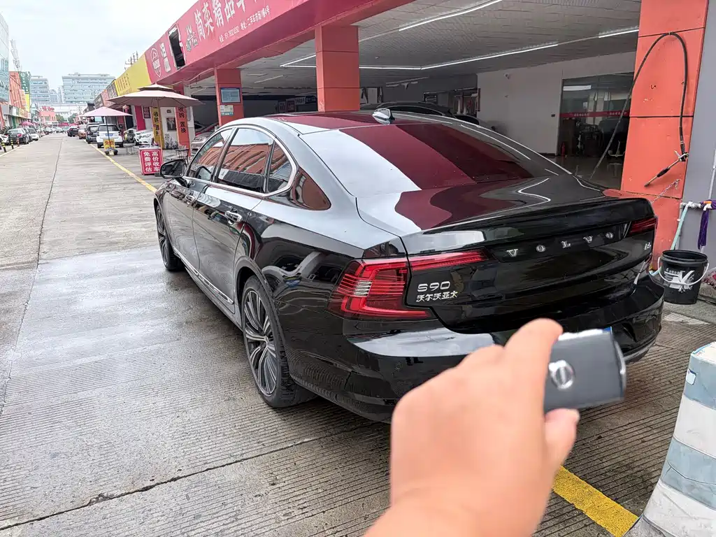 Volvo S90 — миниатюра 6