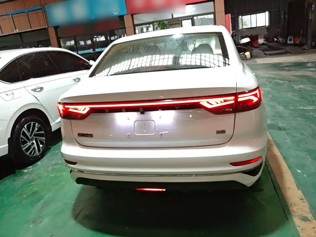 Geely Emgrand — миниатюра 6