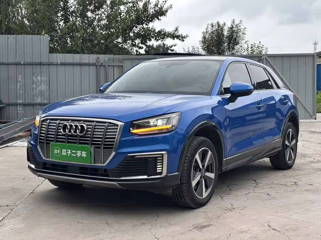 Audi Q2L e-tron — миниатюра 2