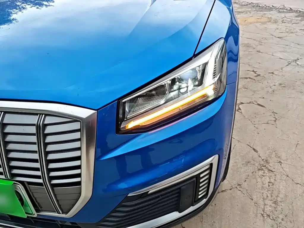 Audi Q2L e-tron — миниатюра 18