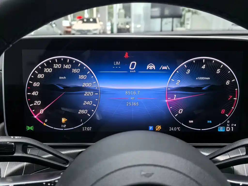 Mercedes-Benz C-Class — миниатюра 8