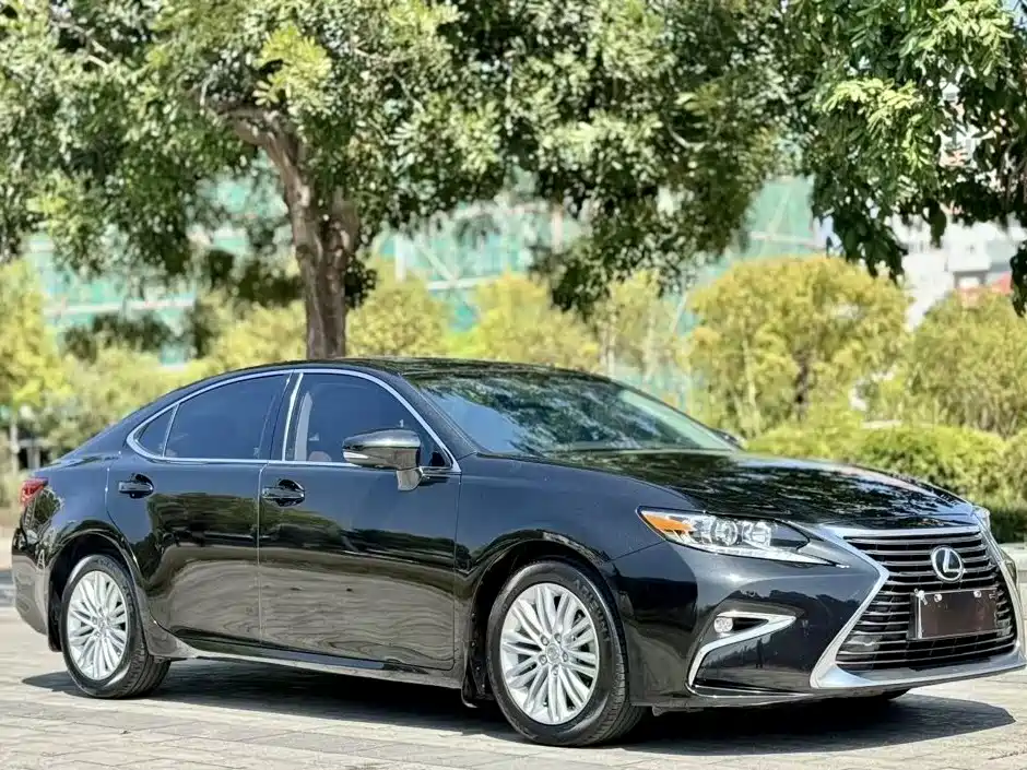 Lexus ES — миниатюра 3