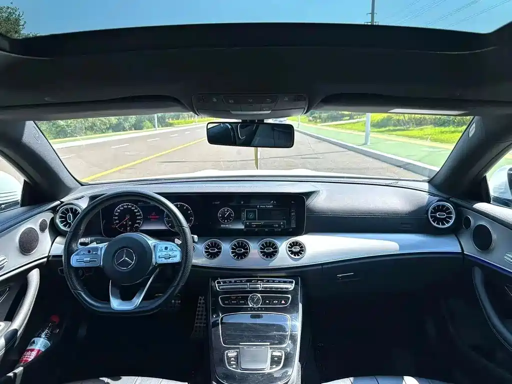 Mercedes-Benz E-Class (Import) — миниатюра 6