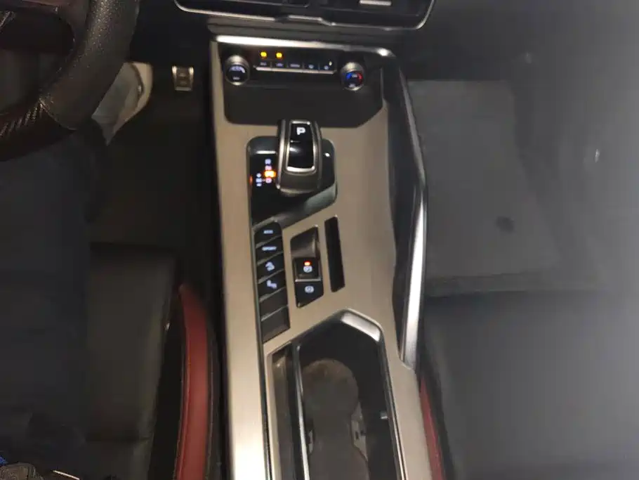 Geely Binyue — миниатюра 16