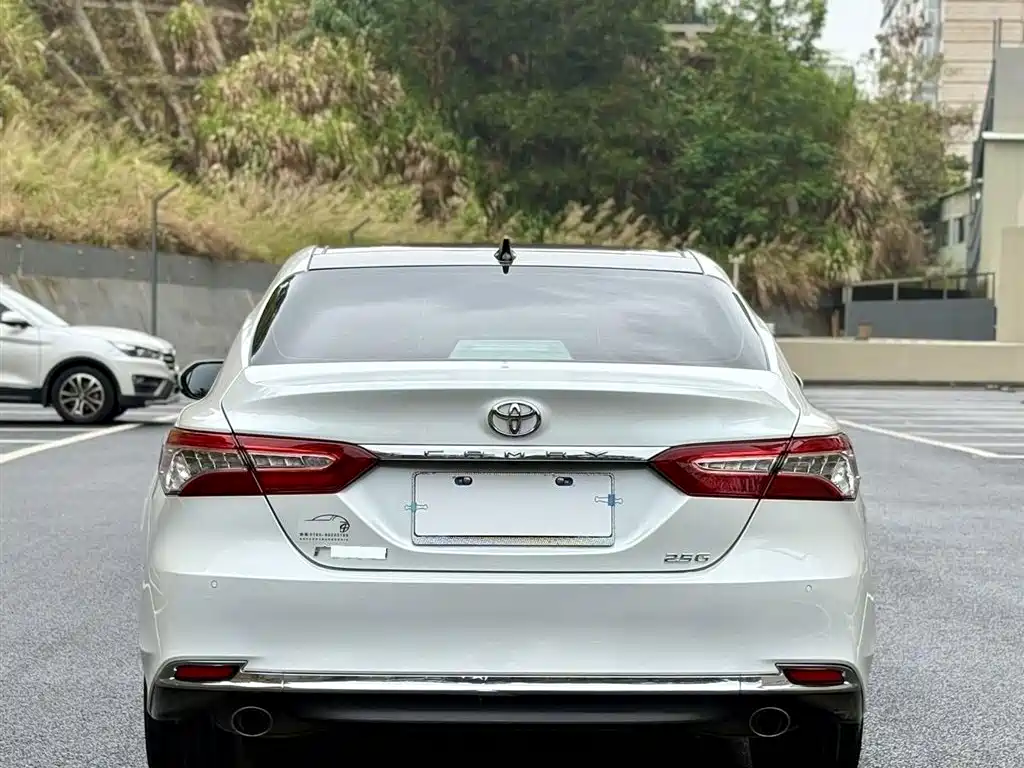 TOYOTA CAMRY