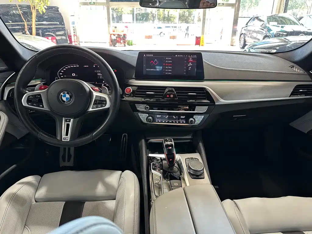 BMW M5 — миниатюра 11