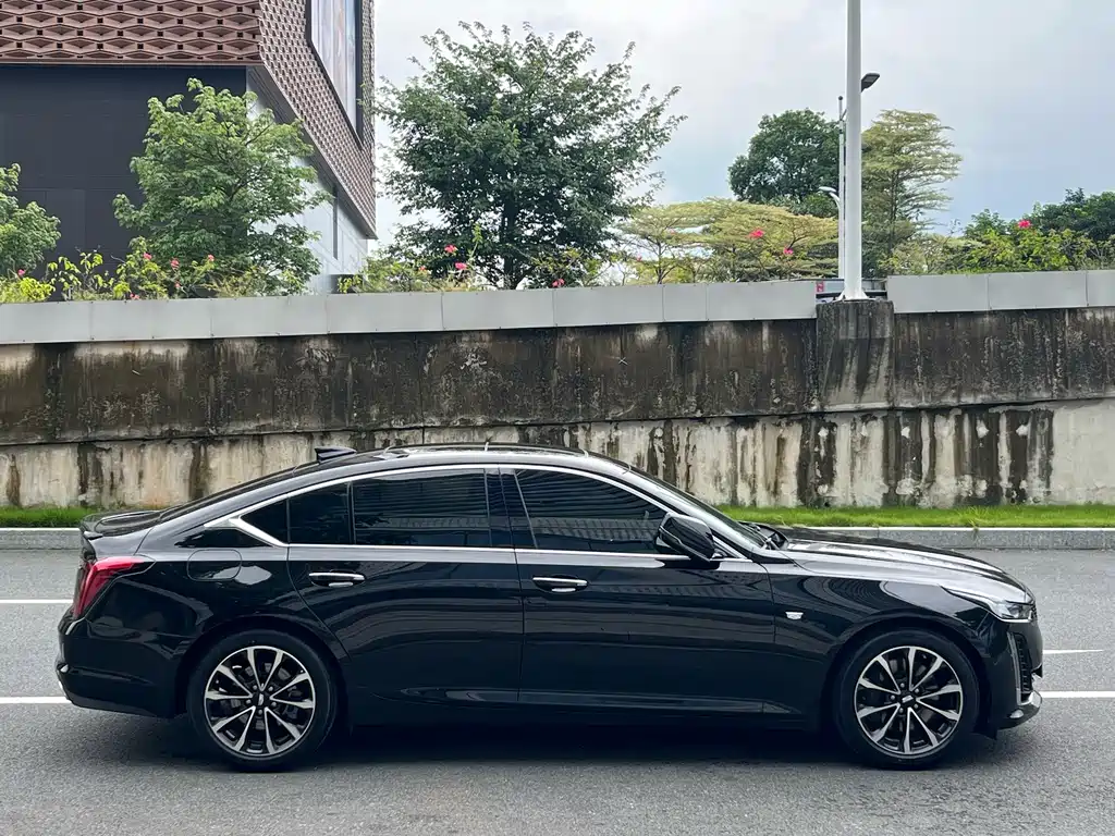Cadillac CT5 — миниатюра 8
