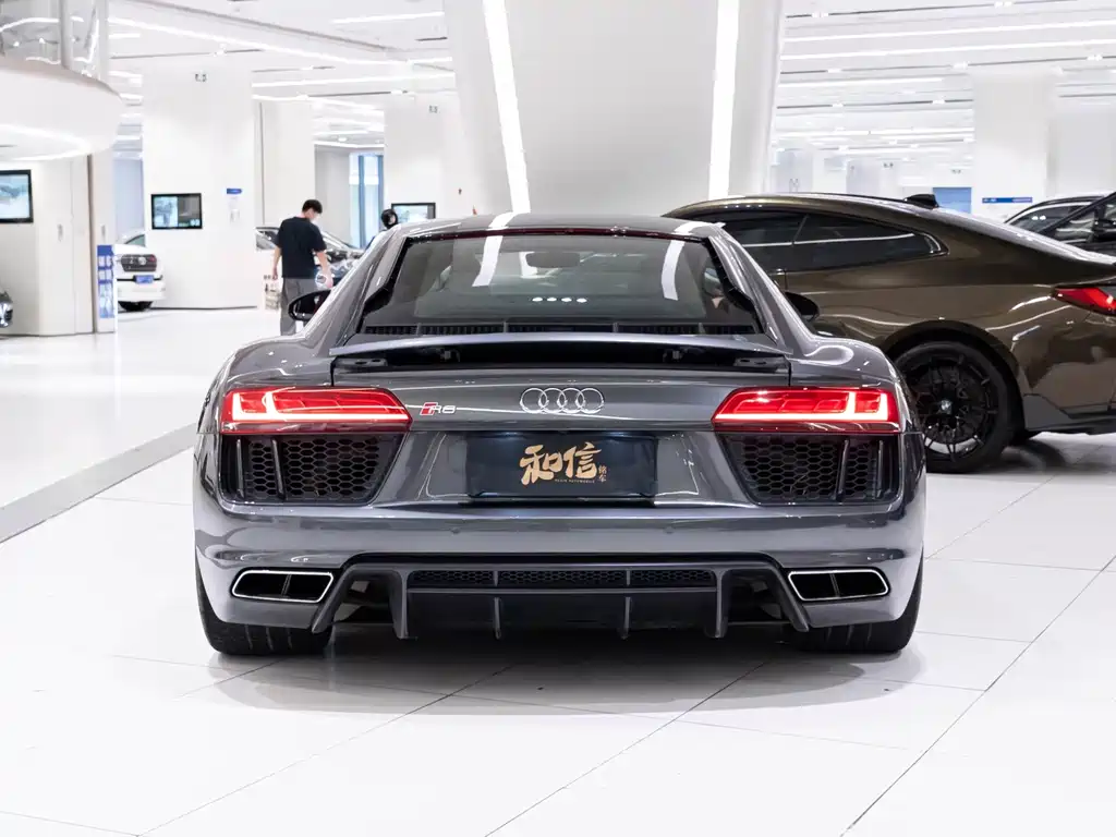 Audi R8 — миниатюра 4