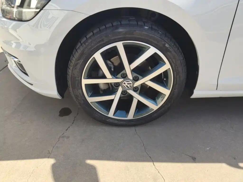 Volkswagen Golf — миниатюра 23
