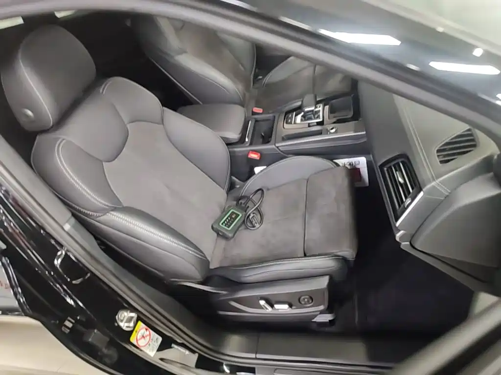 Audi Q5L Sportback — миниатюра 25