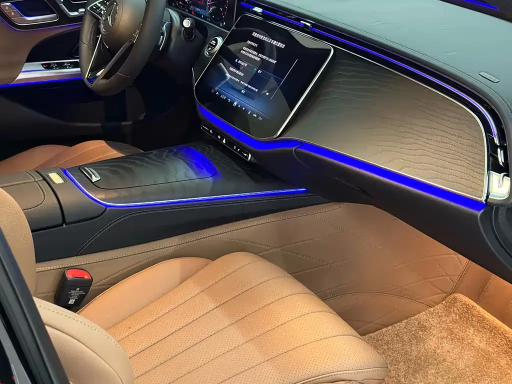 Mercedes-Benz E-Class — миниатюра 5