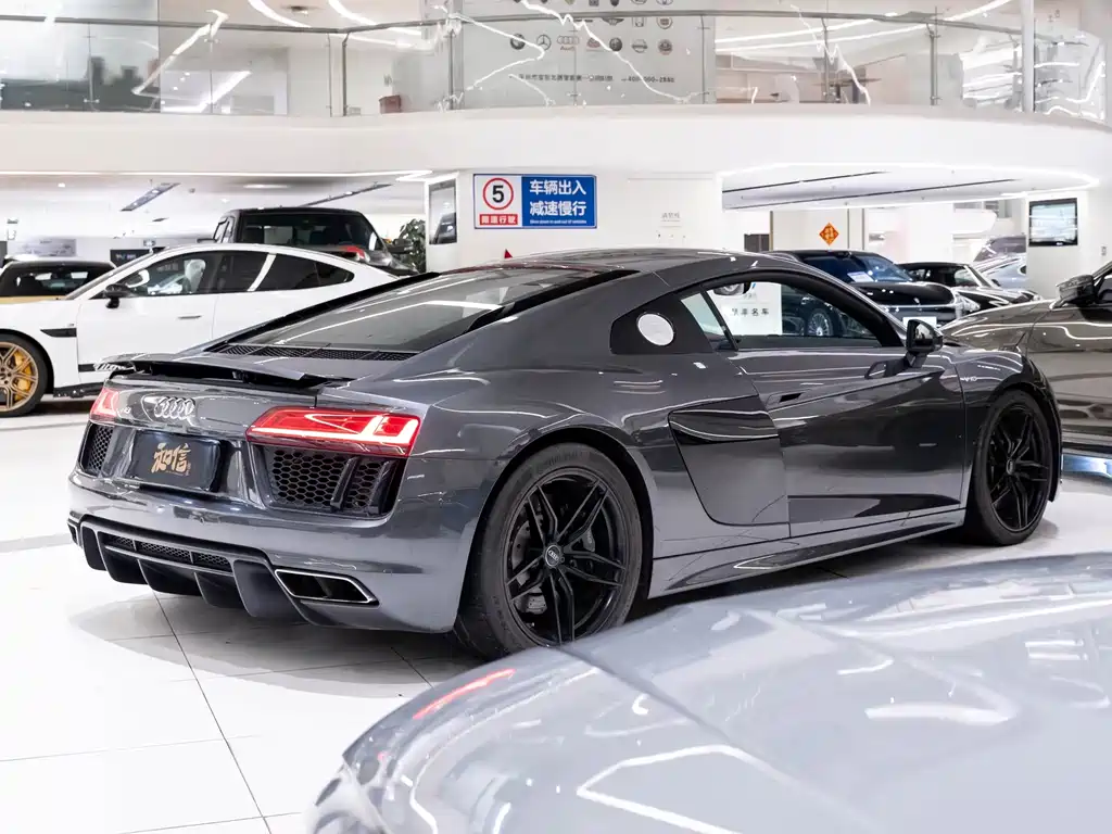 Audi R8 — миниатюра 6