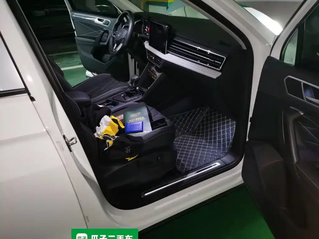 Volkswagen Tiguan L — миниатюра 19