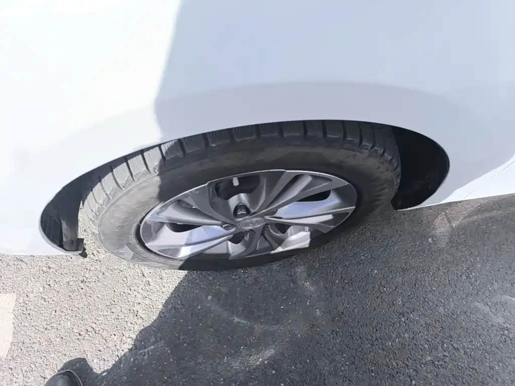 Buick Verano — миниатюра 23