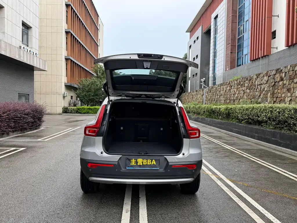 Volvo XC40 2023 B3 Fashion