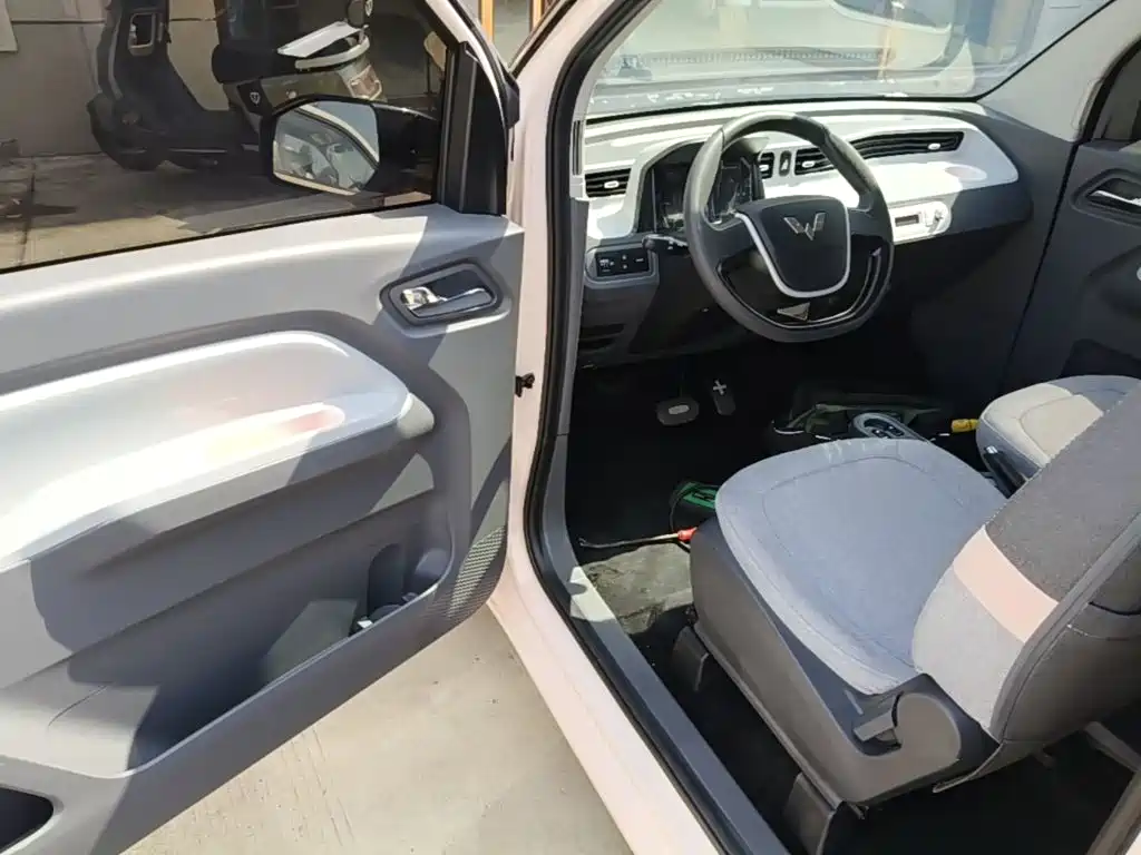 Wuling MINIEV — миниатюра 16
