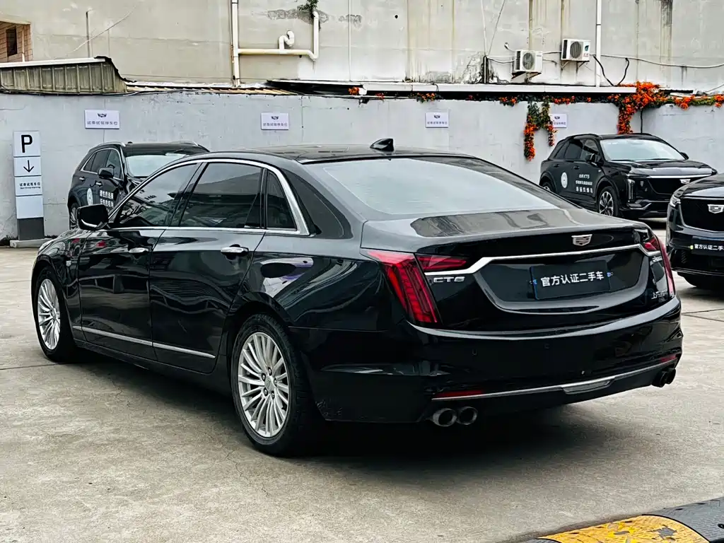 CADILLAC CT6