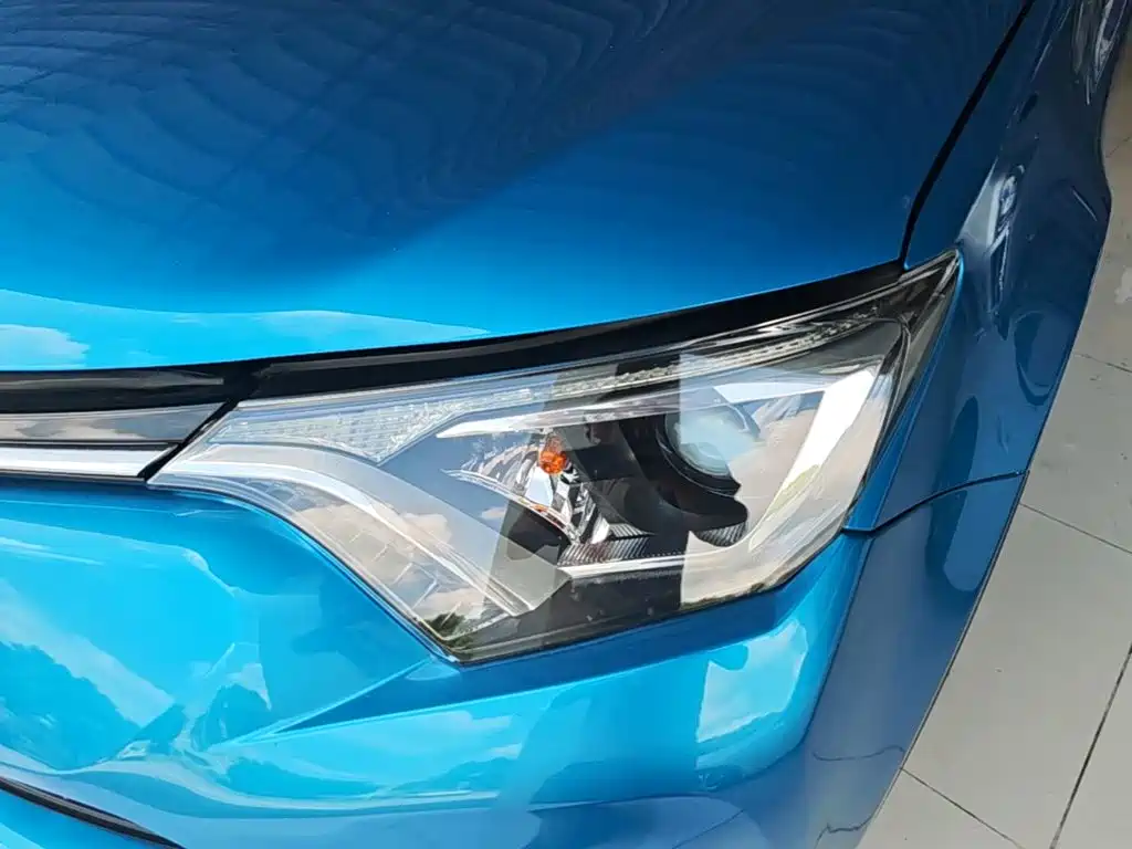Toyota RAV4 — миниатюра 24
