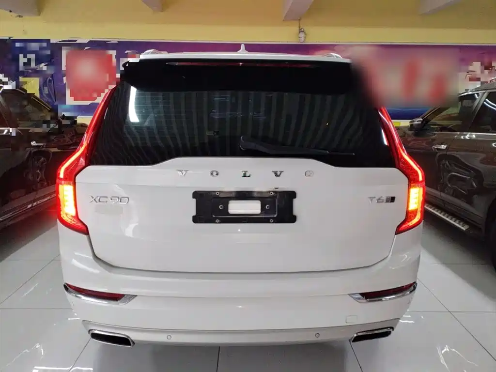 Volvo XC90 2017 T6 5 мест