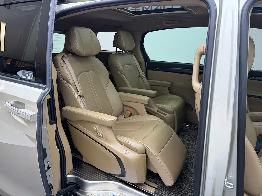 Buick GL8 — миниатюра 9