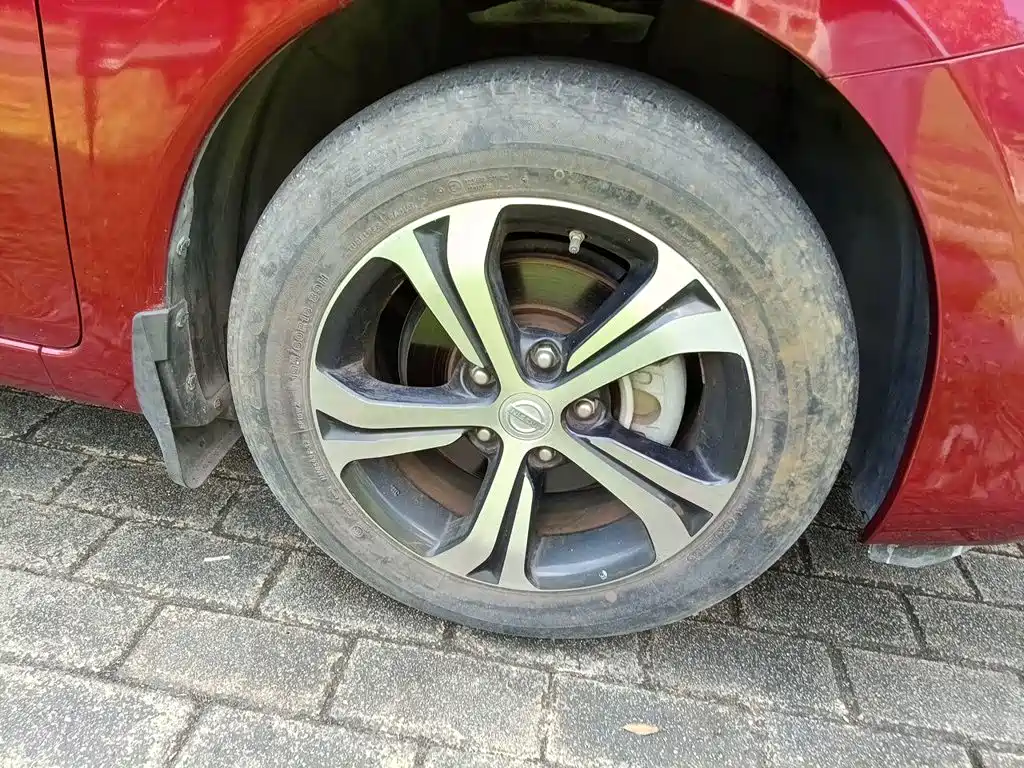 Nissan Tiida — миниатюра 24