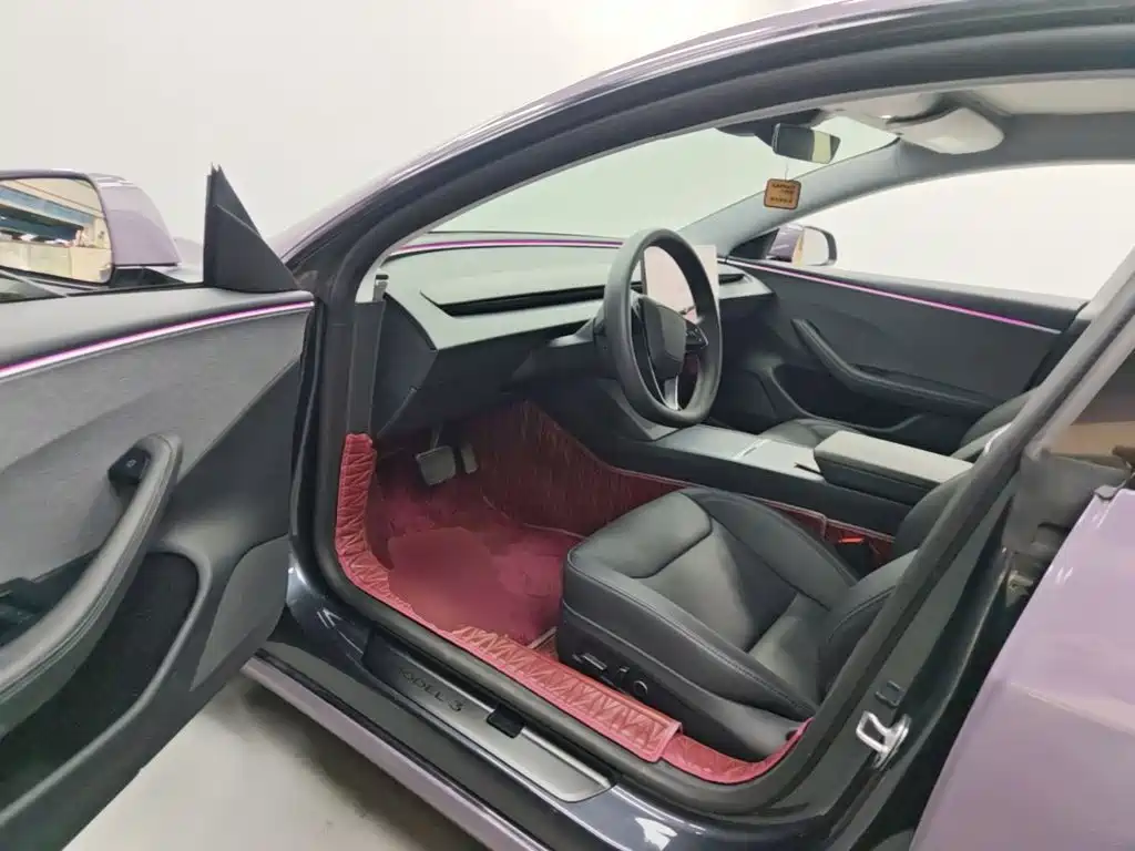 Tesla Model 3 — миниатюра 16