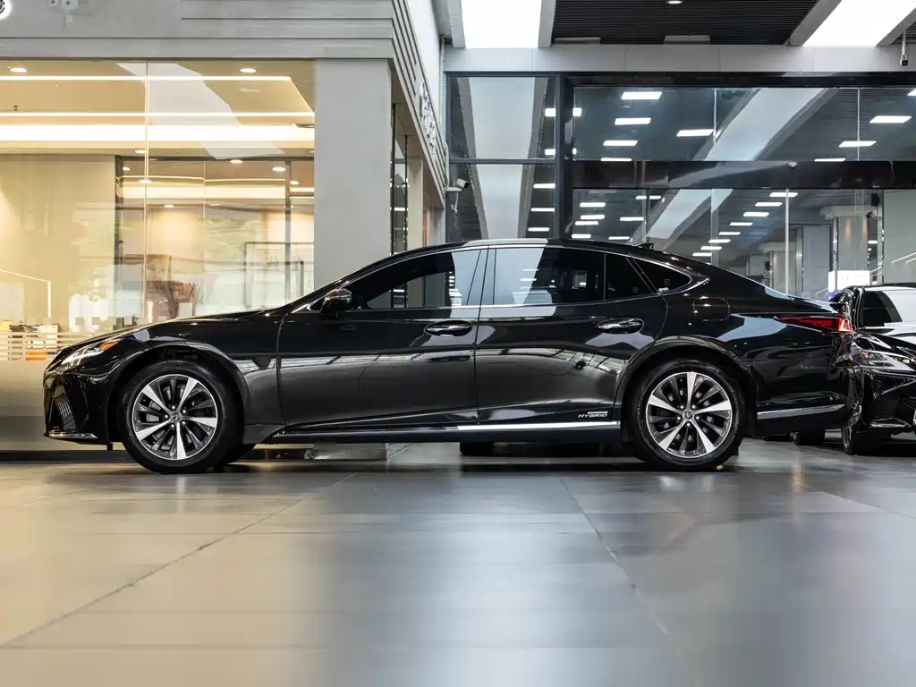 Lexus LS — миниатюра 4