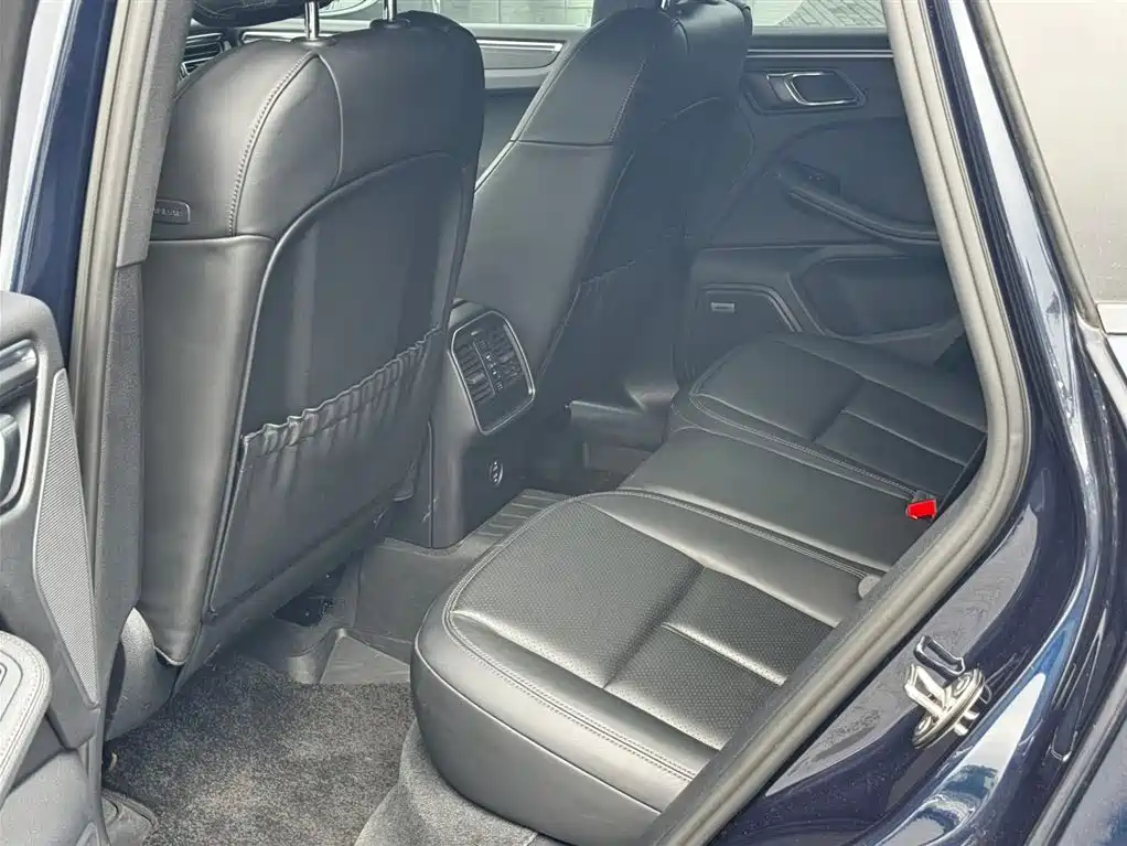 Porsche Macan — миниатюра 11