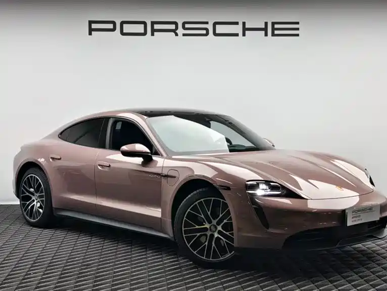 Porsche Taycan — миниатюра 3