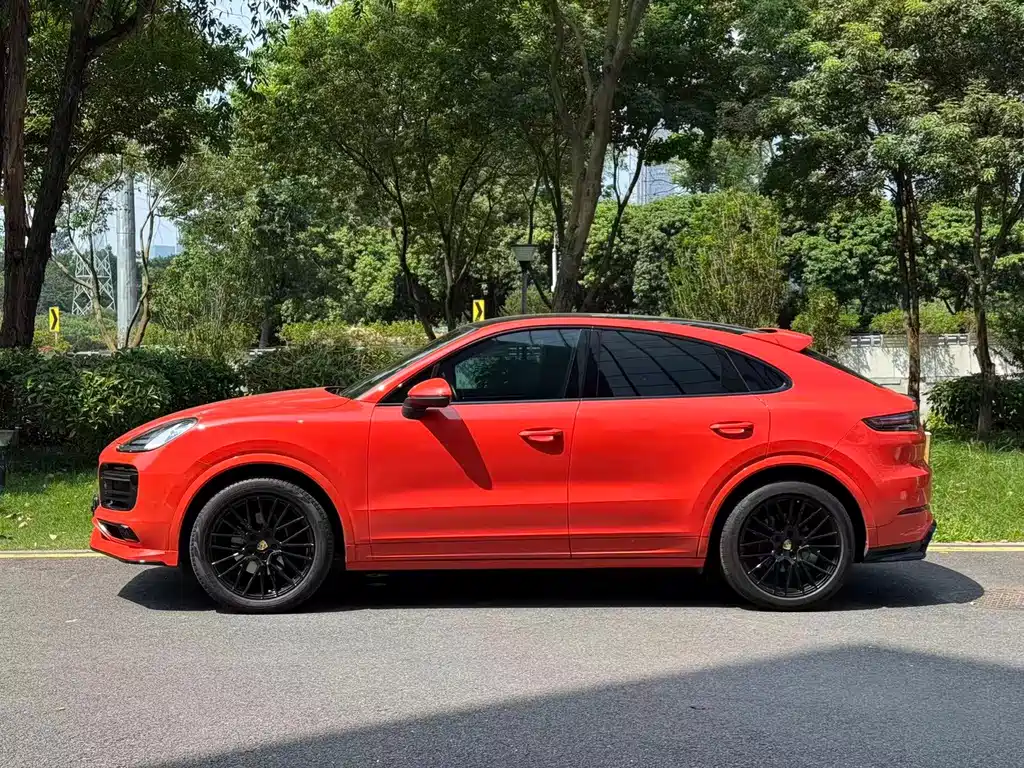 Porsche Cayenne — миниатюра 5