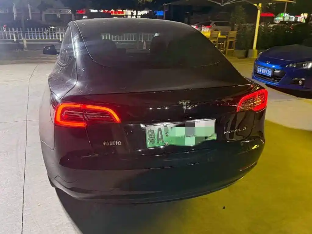 Tesla Model 3 — миниатюра 4