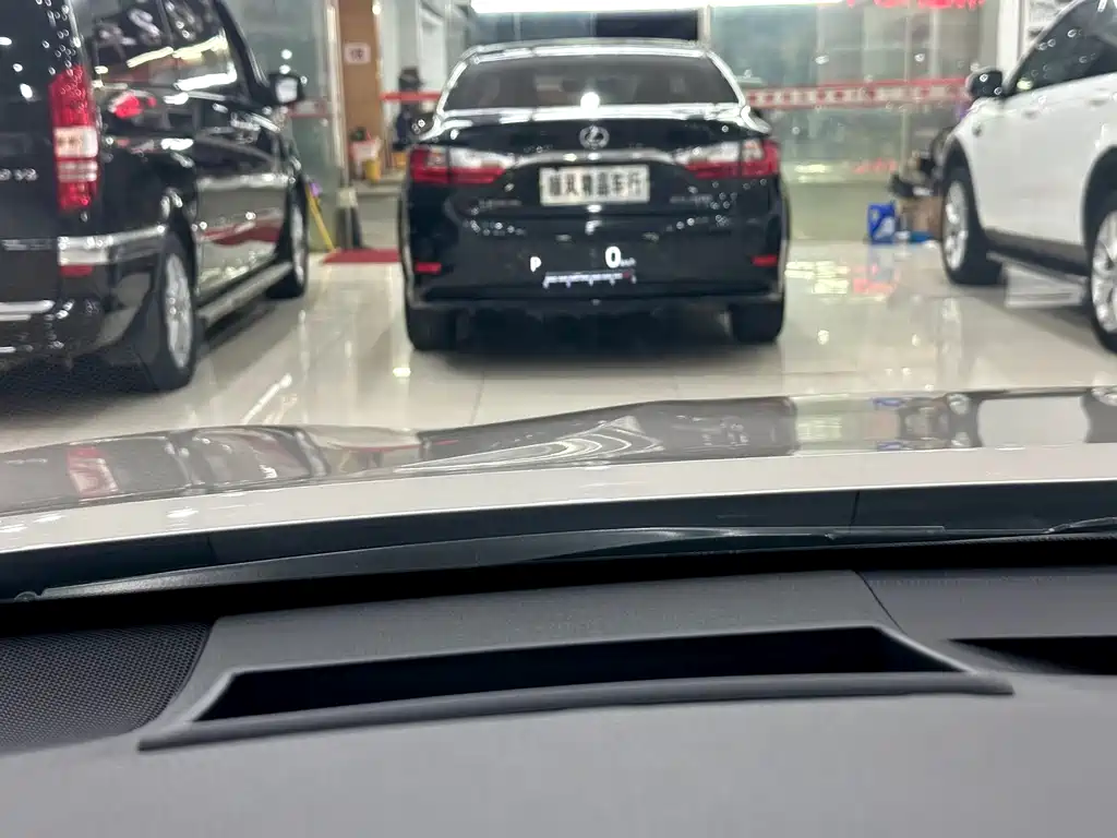 Toyota Camry — миниатюра 20