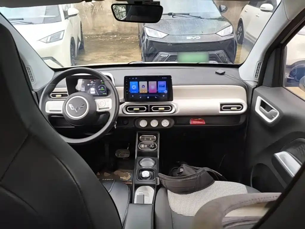 Wuling MINIEV — миниатюра 10