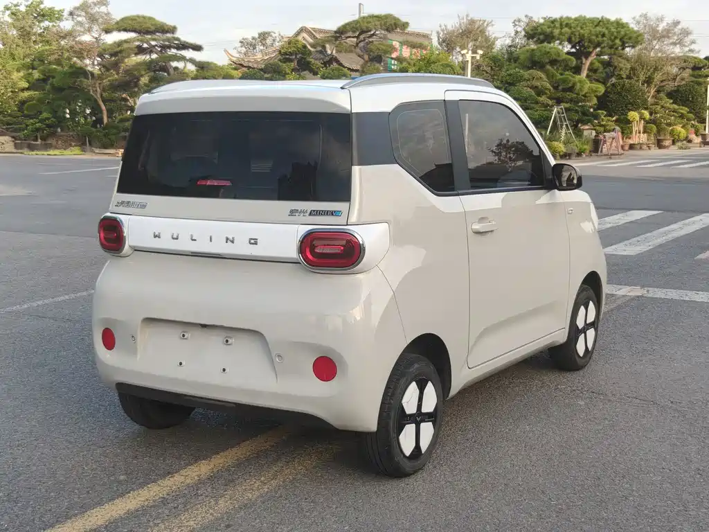 Wuling MINIEV — миниатюра 13