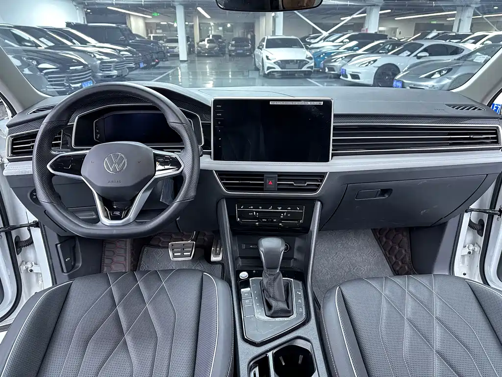 Volkswagen Tiguan L — миниатюра 13