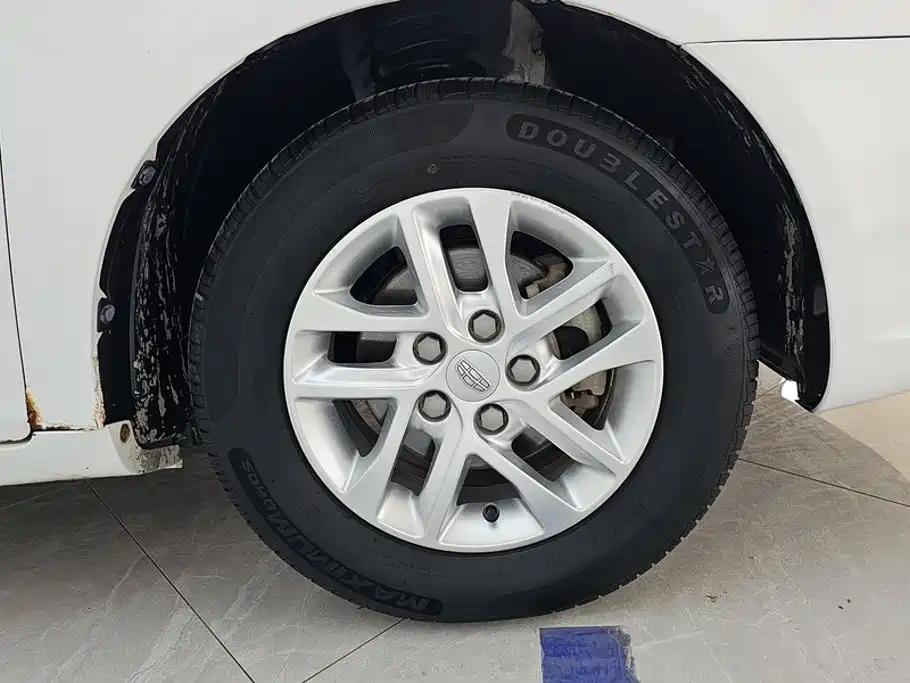 Geely Emgrand — миниатюра 6