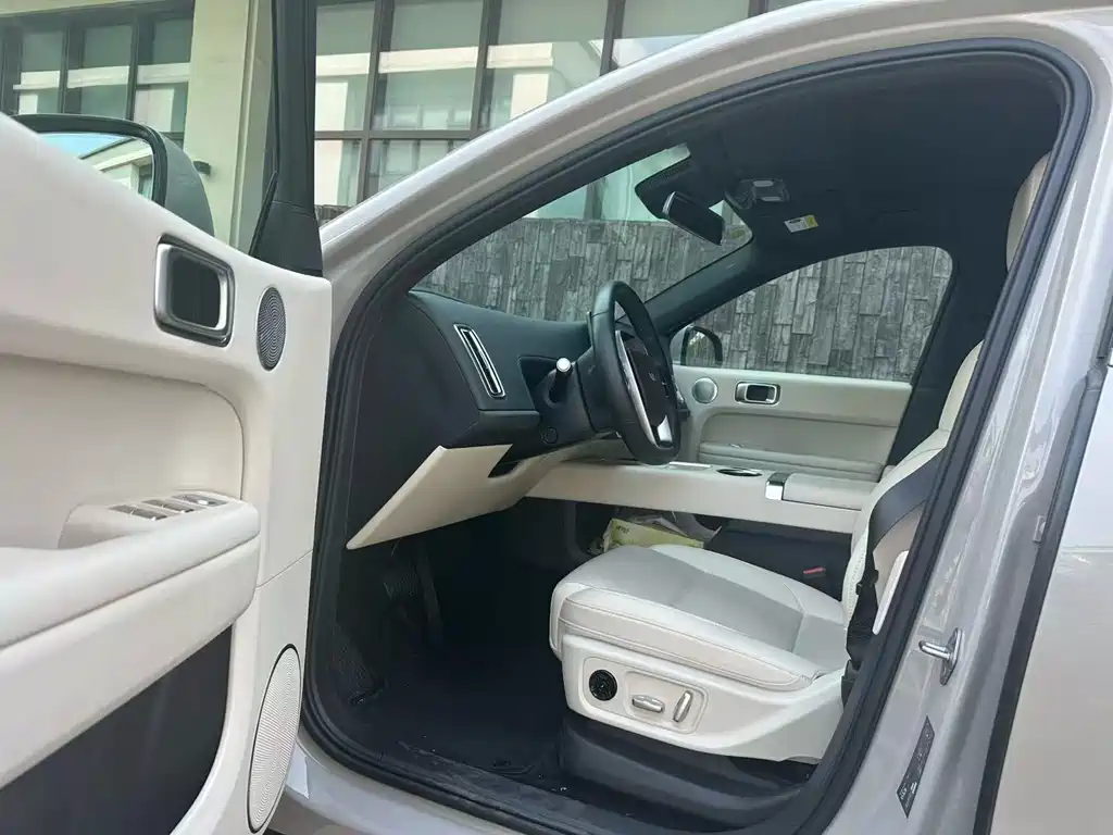 Li Auto Li L6 — миниатюра 2